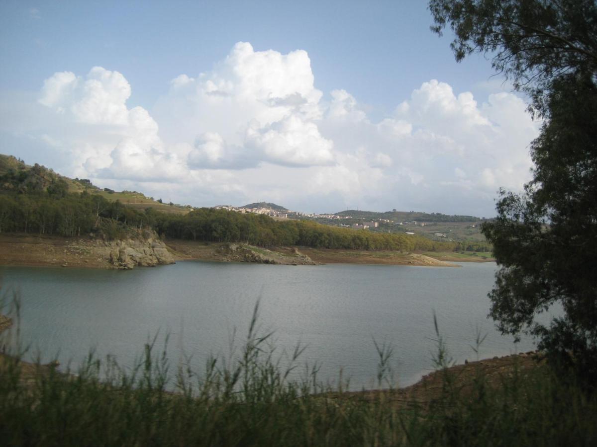 Oasi Del Lago Regalbuto Exteriér fotografie