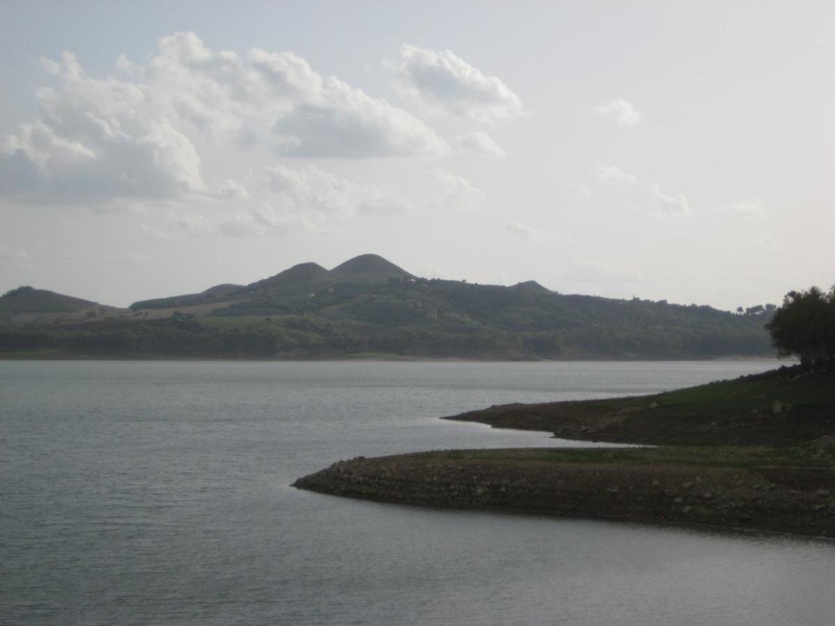 Oasi Del Lago Regalbuto Exteriér fotografie